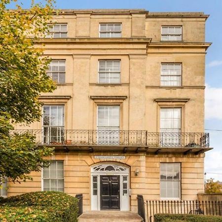 St Marg'S Hideaway; Grade II Listed Luxury Apartment In The Heart Of Cheltenham - Gateway To The Cotswolds! Sleeps 4 - Outdoor Seating And Free Private Parking! Εξωτερικό φωτογραφία