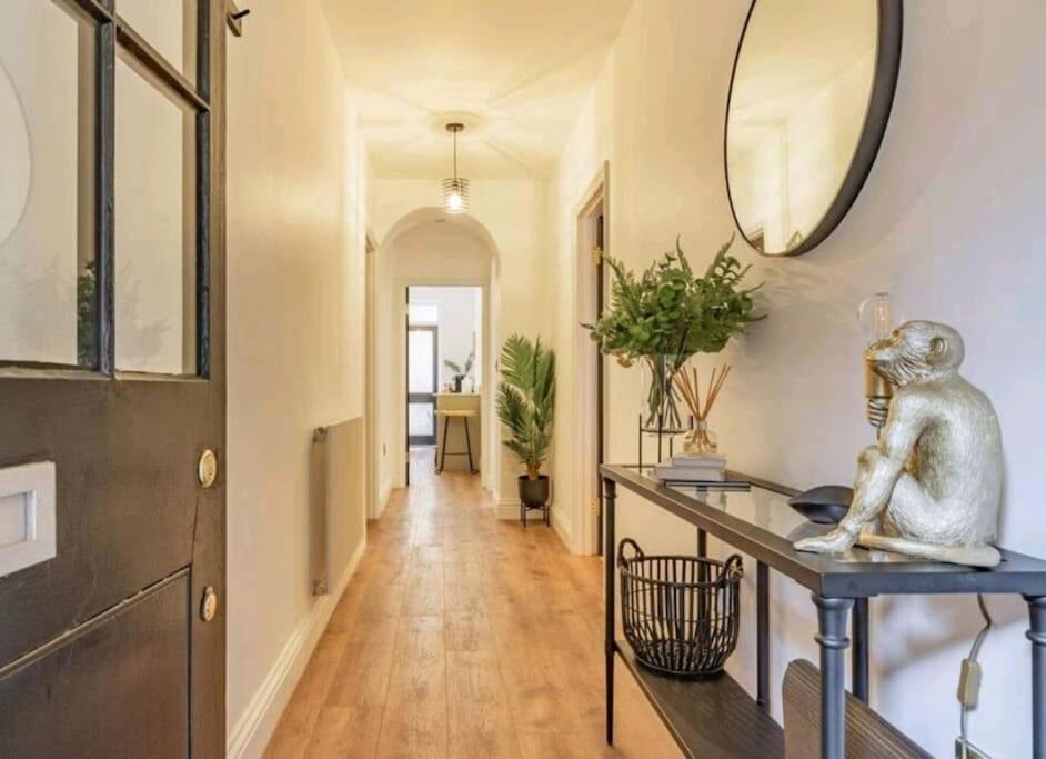 St Marg'S Hideaway; Grade II Listed Luxury Apartment In The Heart Of Cheltenham - Gateway To The Cotswolds! Sleeps 4 - Outdoor Seating And Free Private Parking! Εξωτερικό φωτογραφία