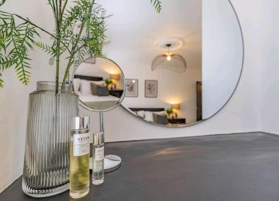 St Marg'S Hideaway; Grade II Listed Luxury Apartment In The Heart Of Cheltenham - Gateway To The Cotswolds! Sleeps 4 - Outdoor Seating And Free Private Parking! Εξωτερικό φωτογραφία